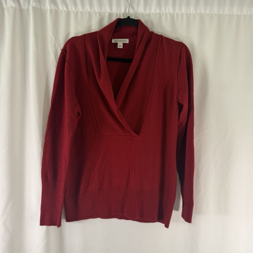 Banana Republic Luxury Cashmere Blend Sweater Women's Large Red Knit VNeck